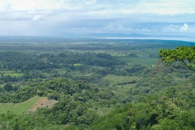 Vue de la finca de 5 has de Ojochal, Costa Rica