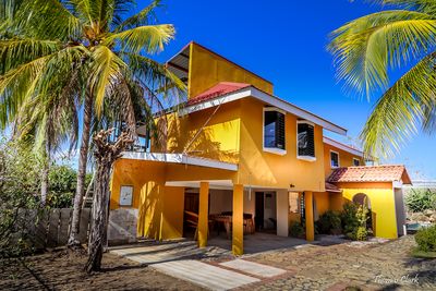 Vue de la maison jaune, playa Naranjo, Costa Rica