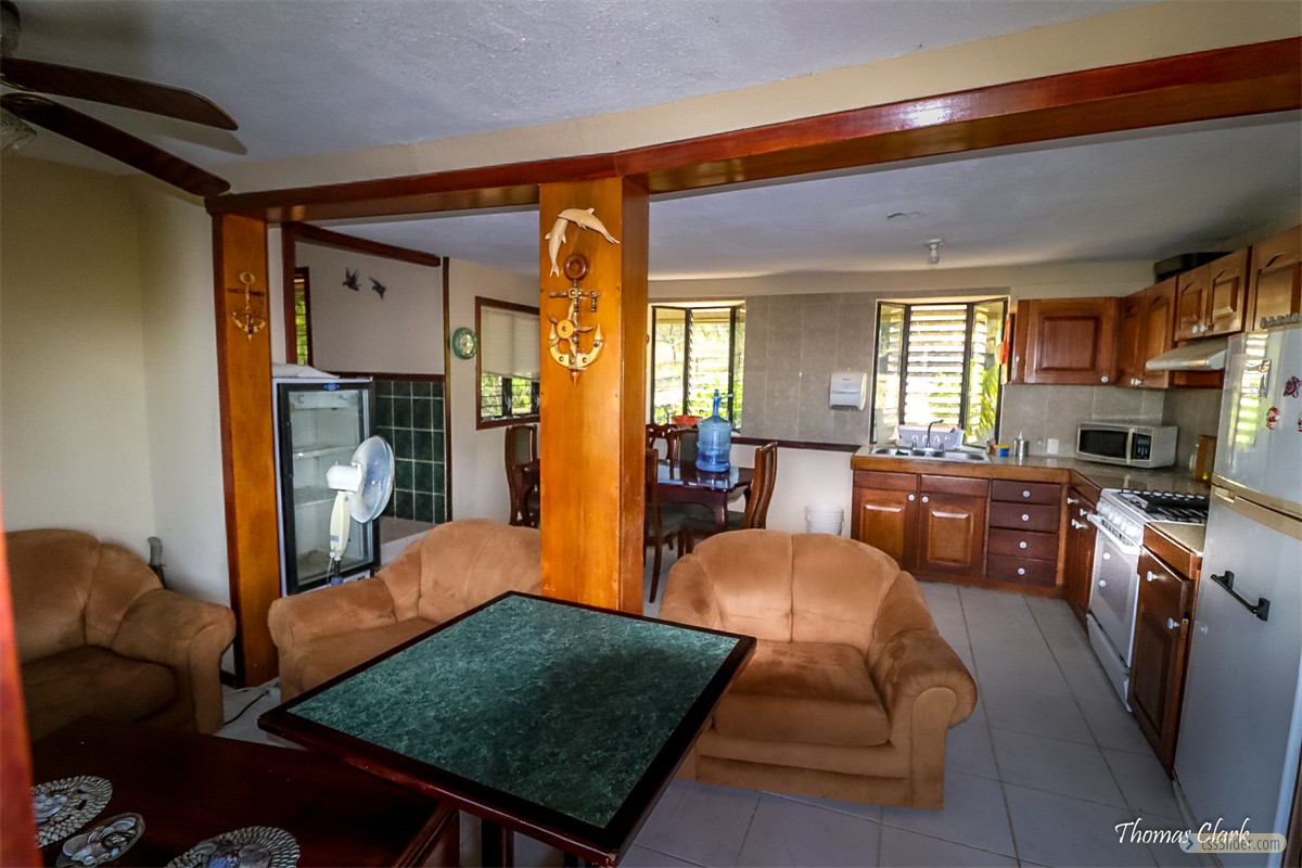 maison_jaune_playa_naranjo_costa_rica_4