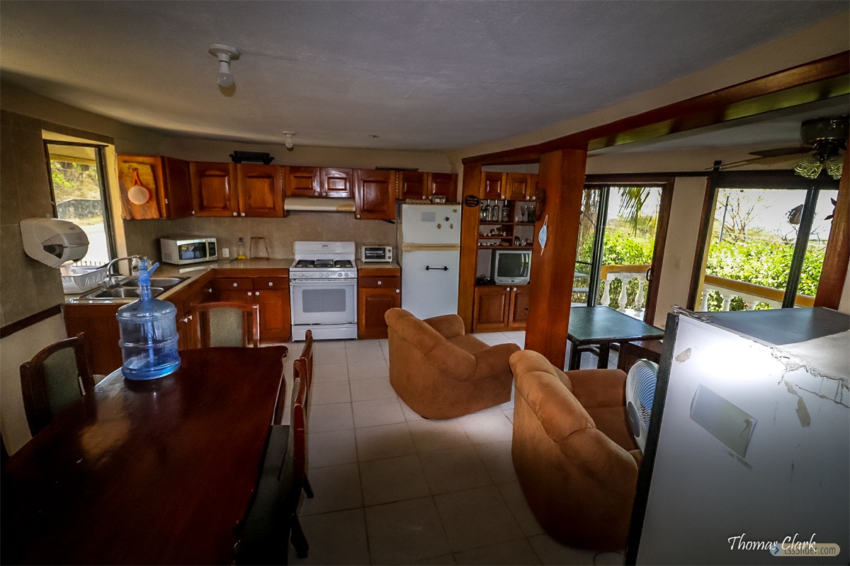 maison_jaune_playa_naranjo_costa_rica_5